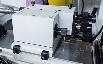 中心高微調油壓自動尾座（選配）